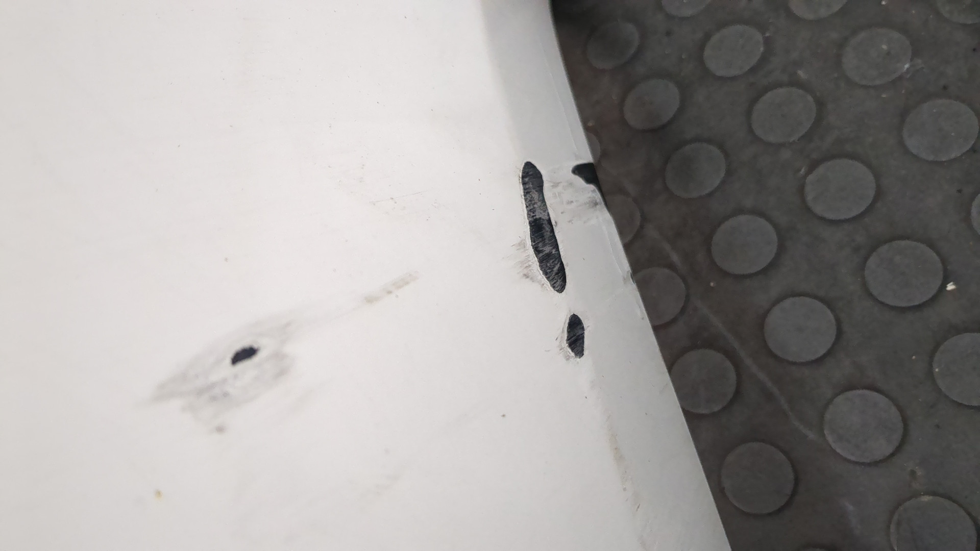 Бампер задний