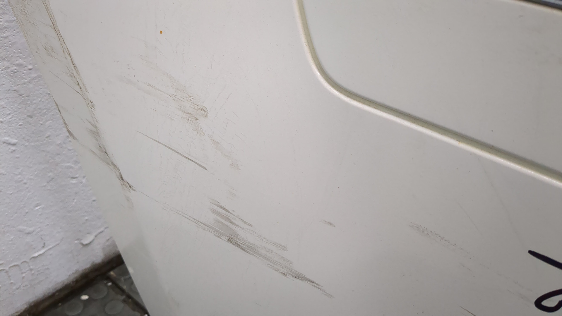 Бампер задний