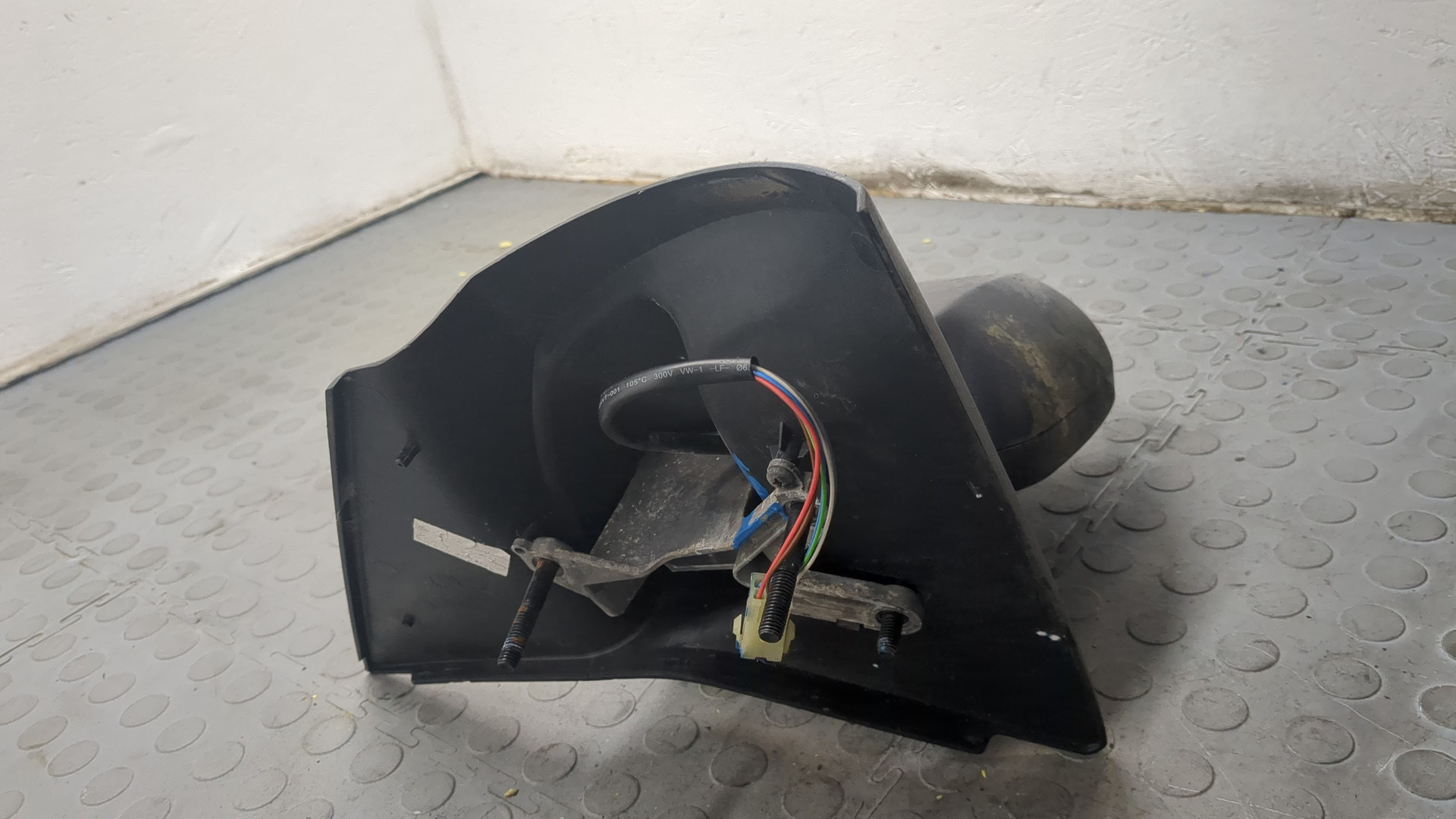 Зеркало левое электрическое