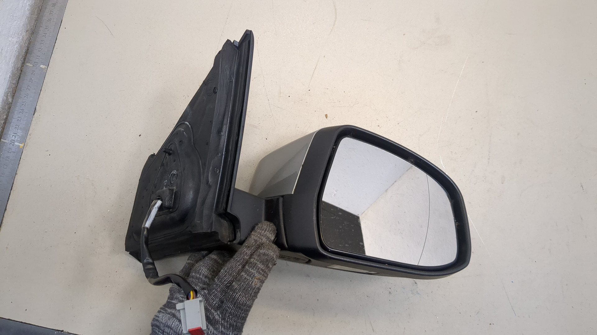 Зеркало правое электрическое