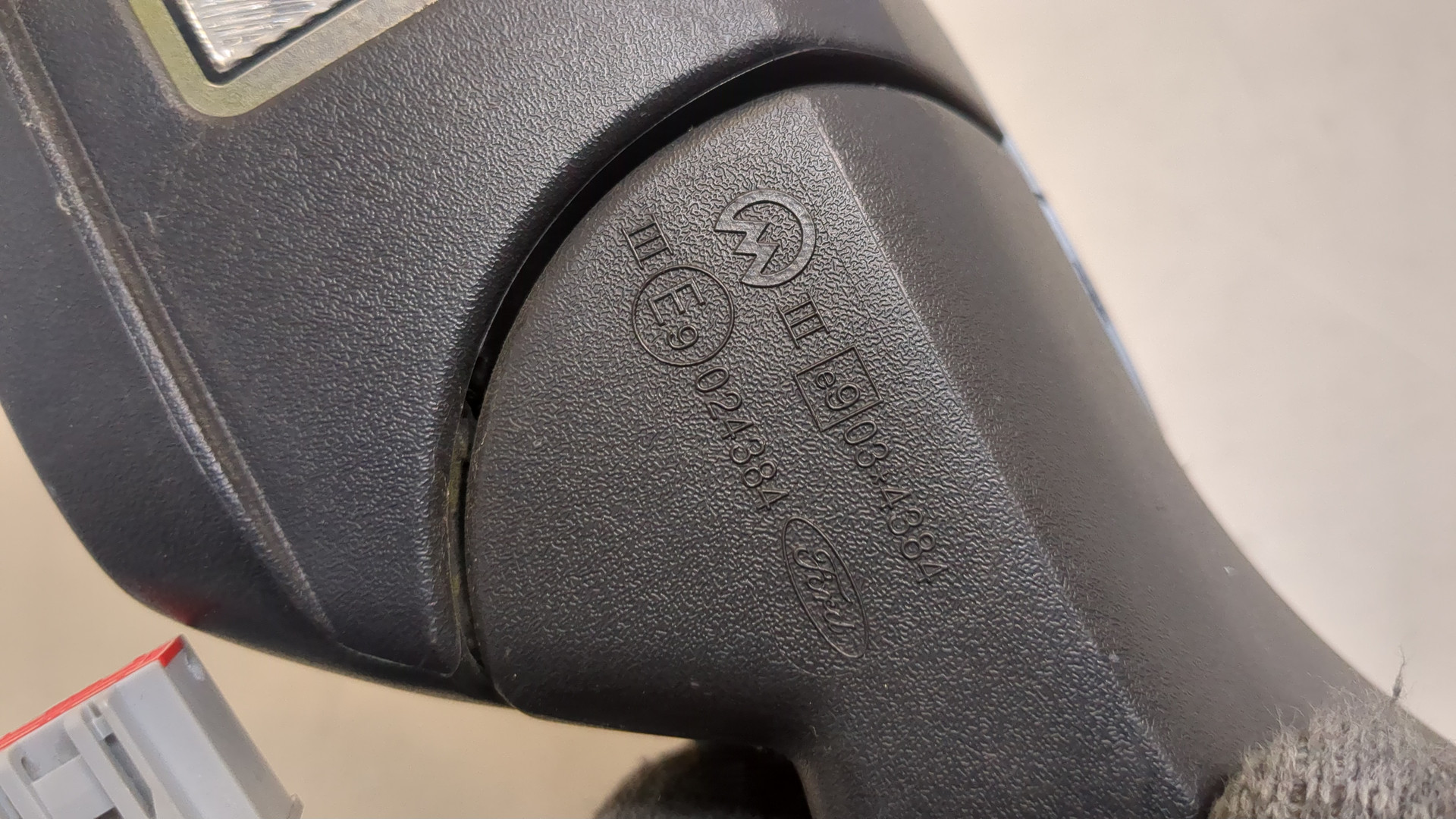 Зеркало правое электрическое