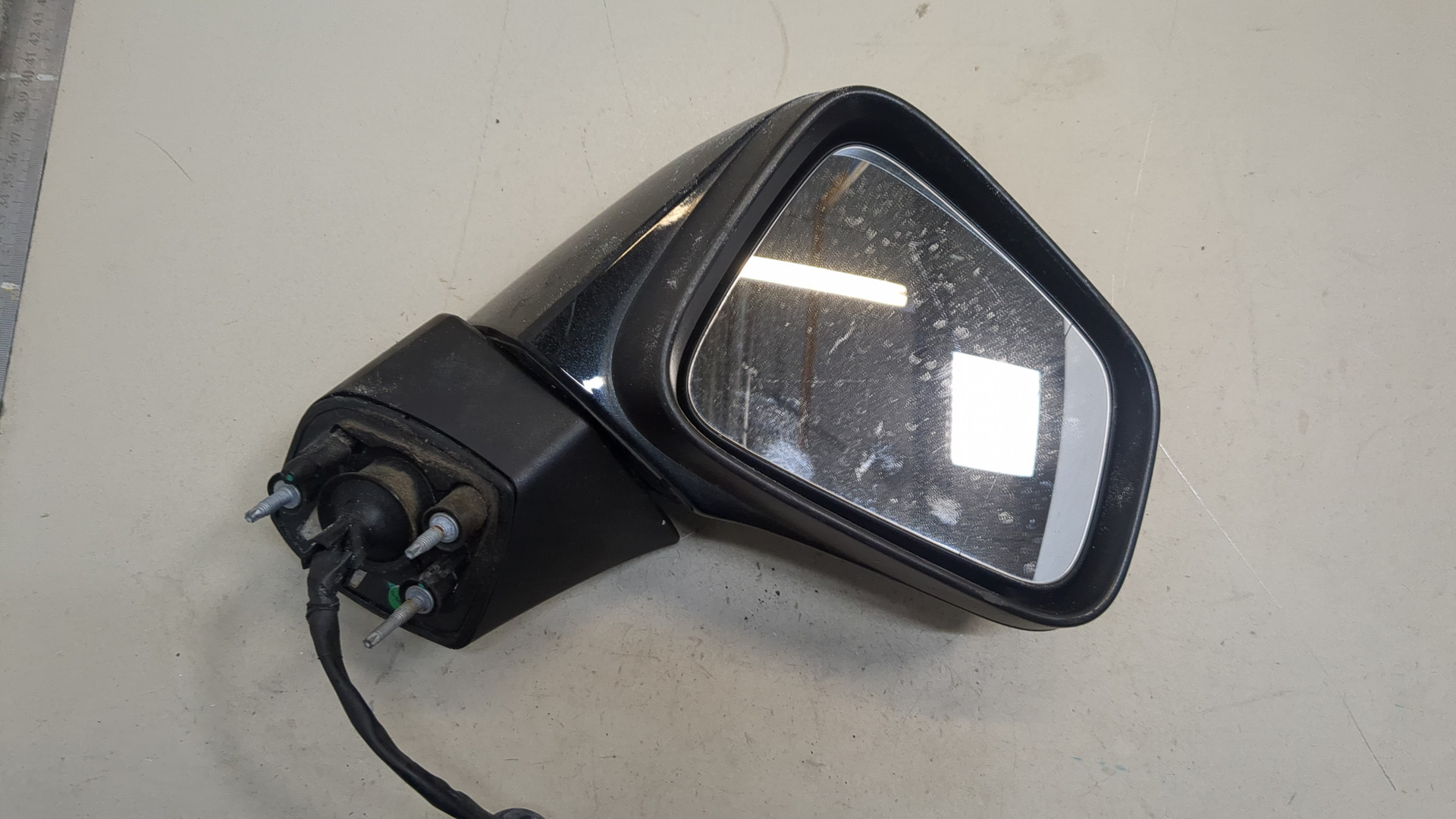 Зеркало правое электрическое