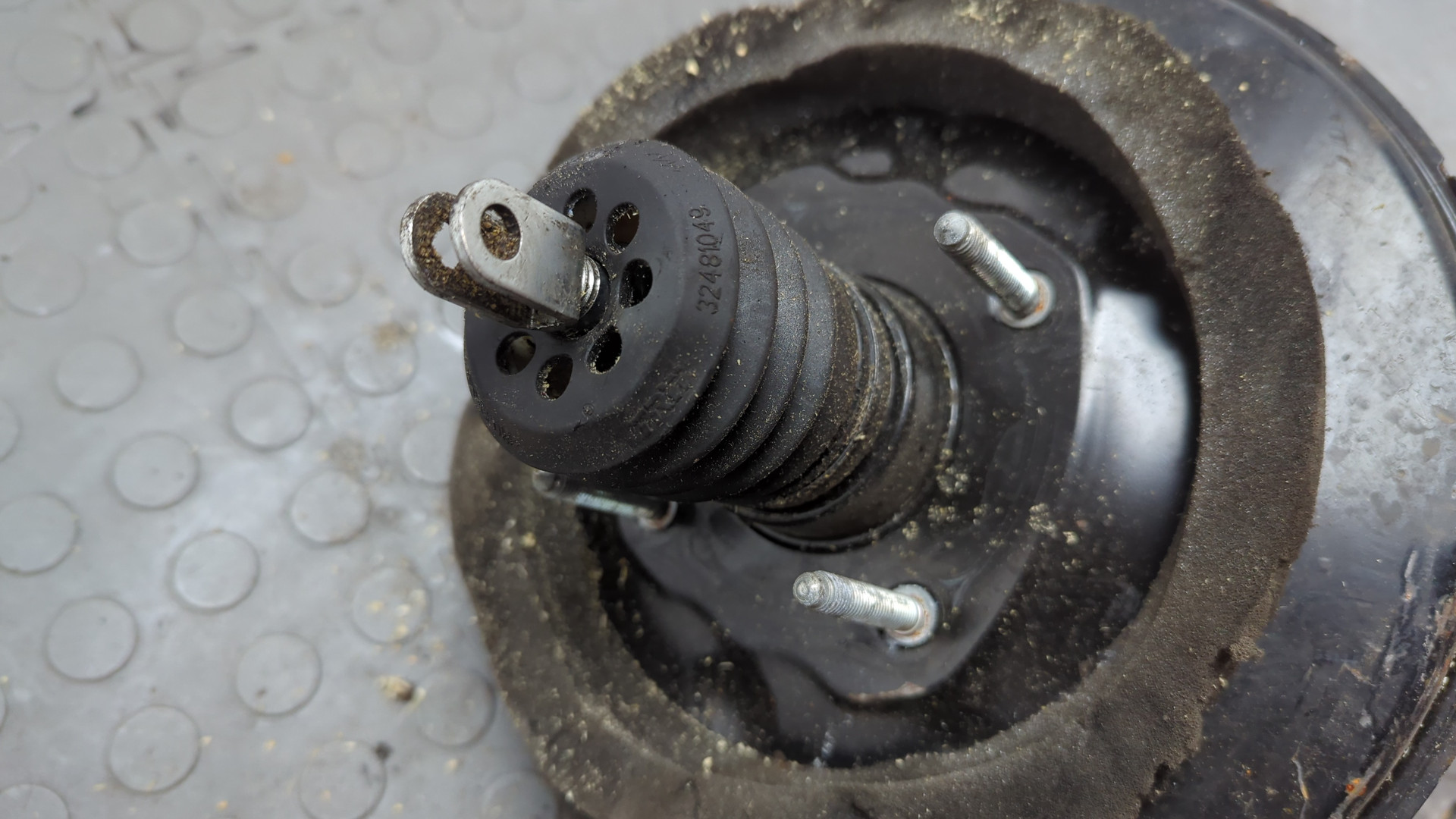 Цилиндр тормозной главный