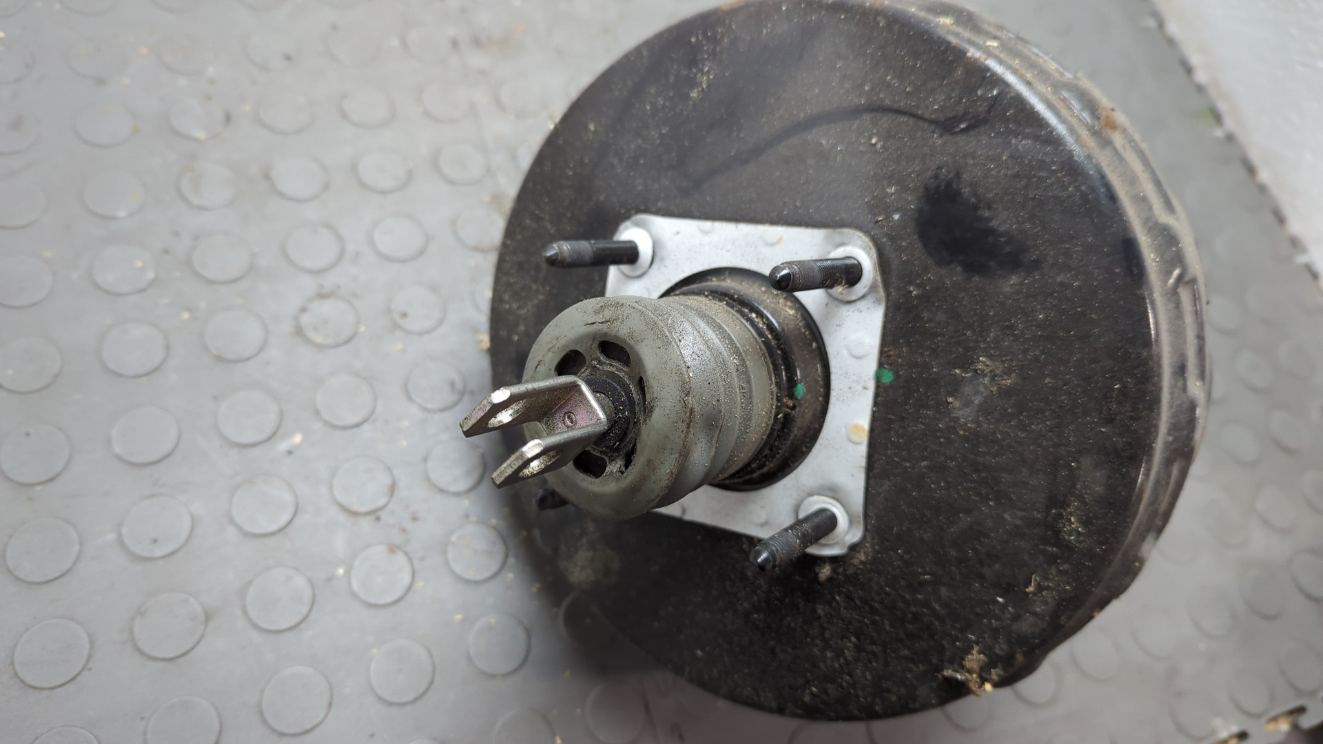 Цилиндр тормозной главный