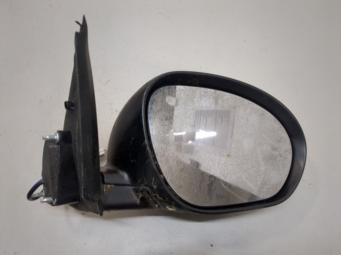 Зеркало правое электрическое