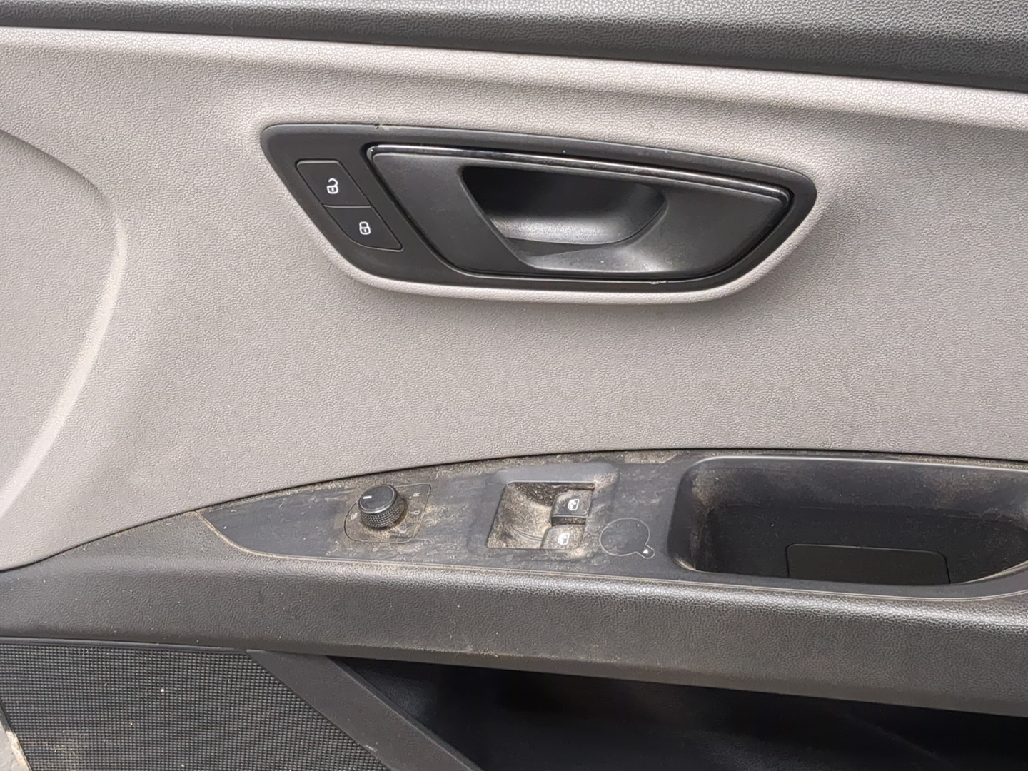 Дверь передняя правая