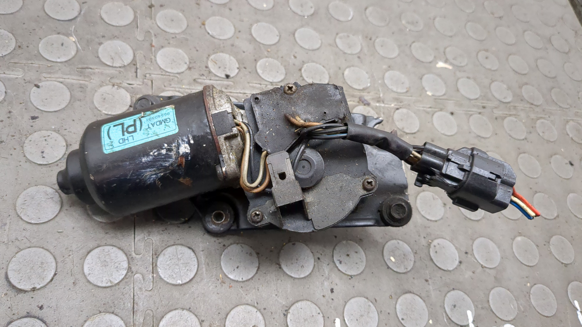 Моторчик стеклоочистителя передний