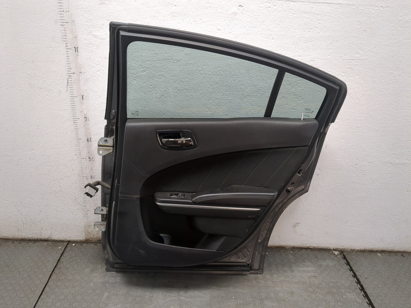 Дверь задняя правая
