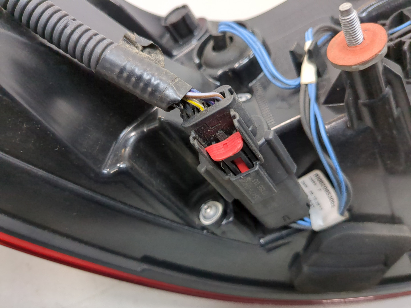 Фонарь задний правый