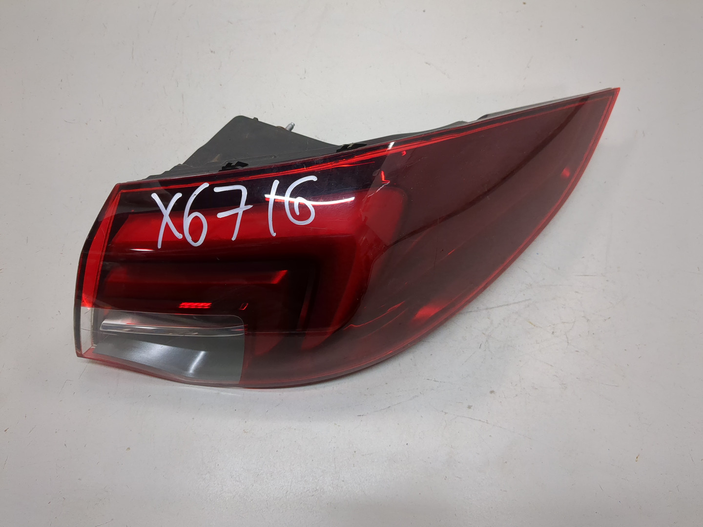 Фонарь задний правый