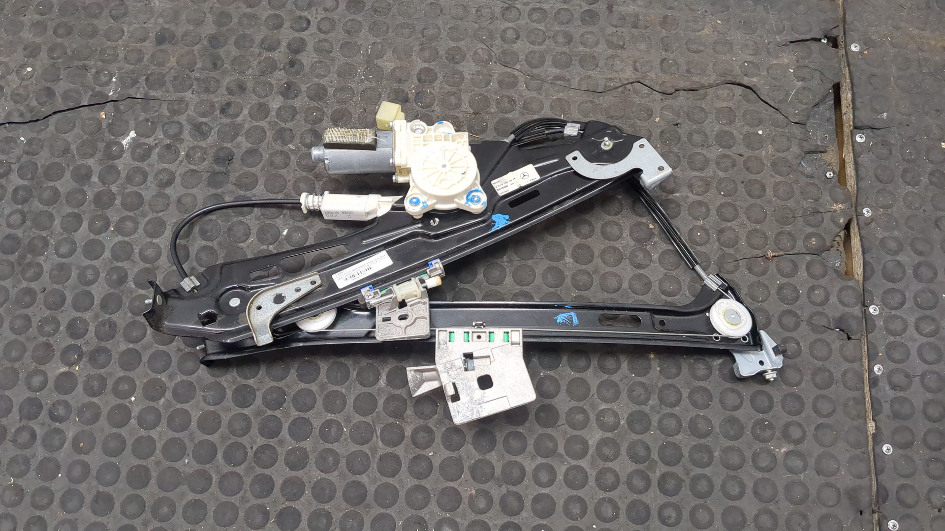 Стеклоподъемник электр. передний левый