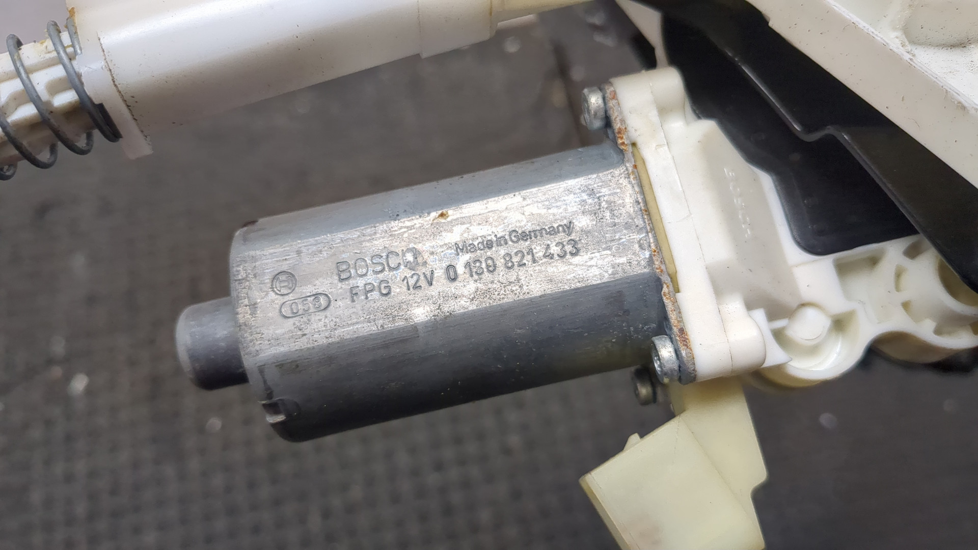 Стеклоподъемник электр. передний левый