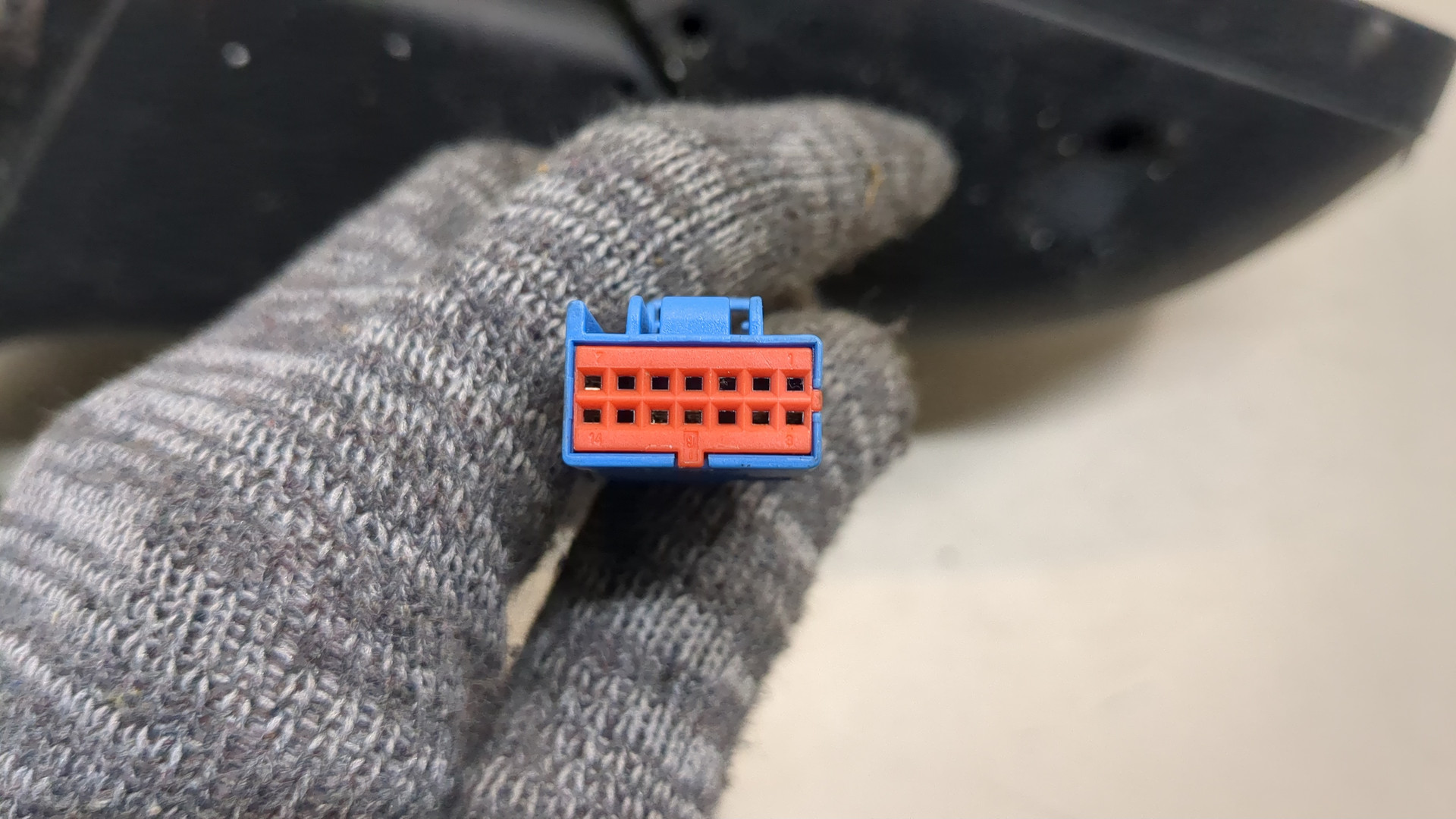 Зеркало правое электрическое