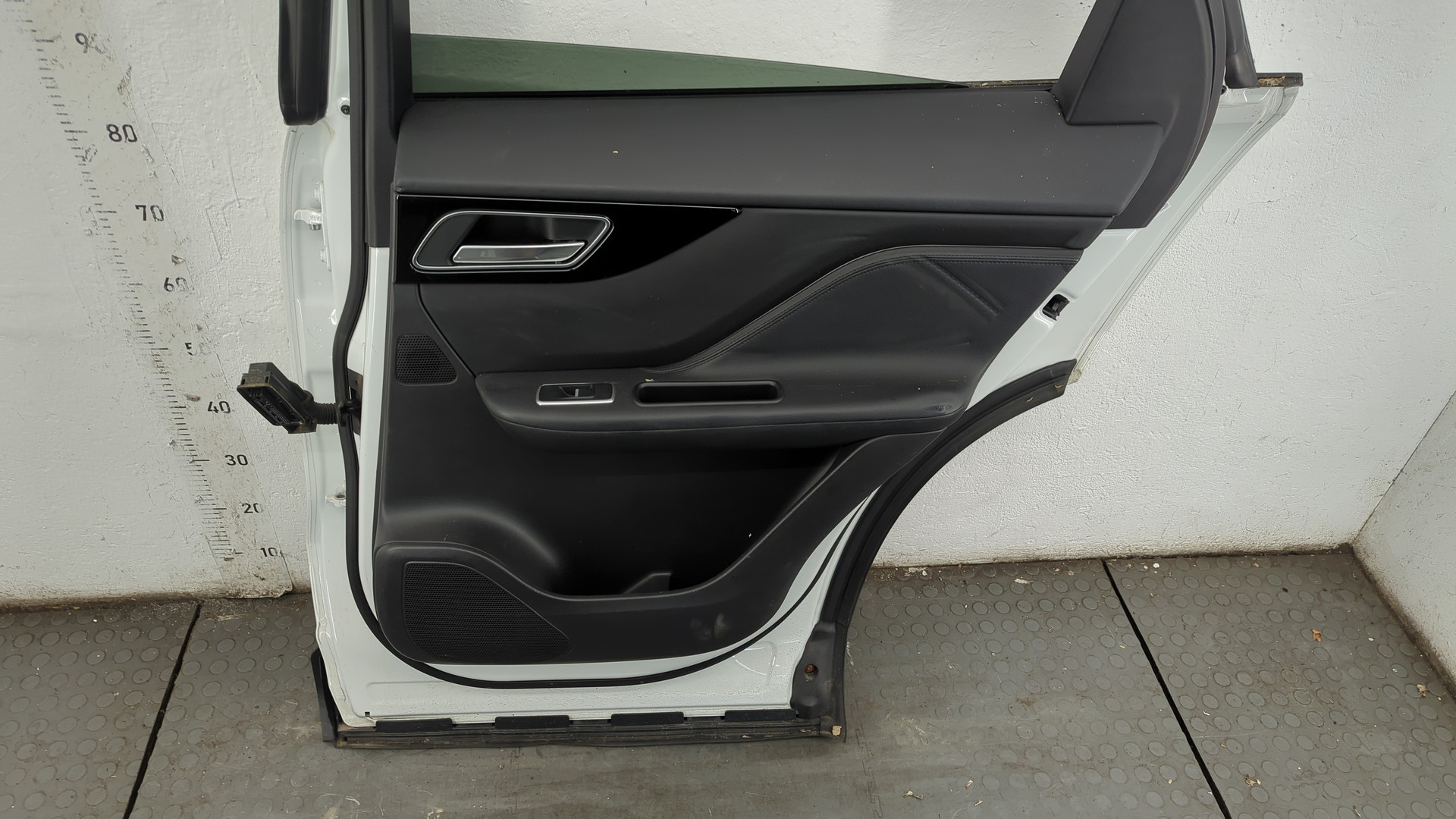 Дверь задняя правая