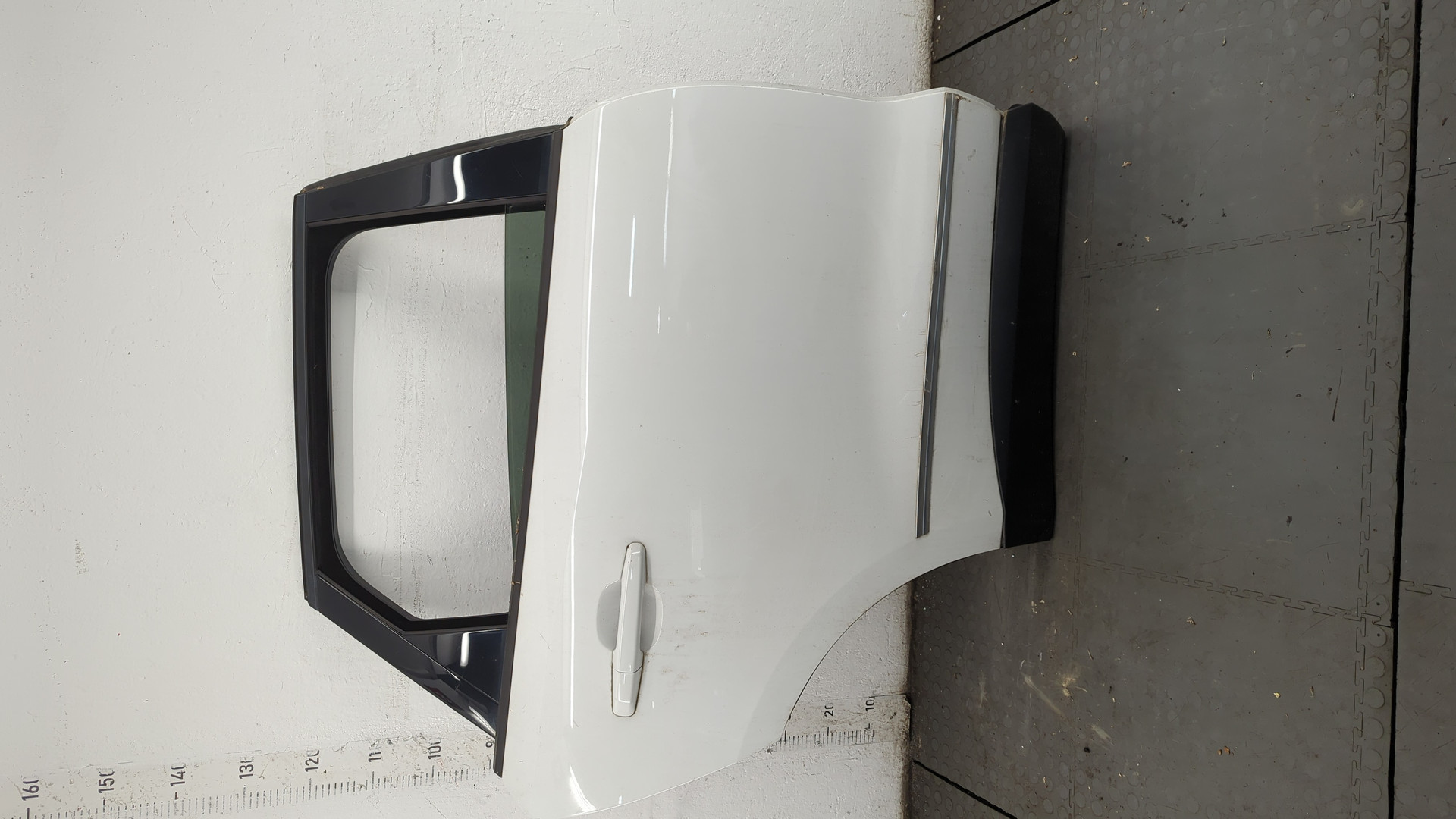 Дверь задняя правая