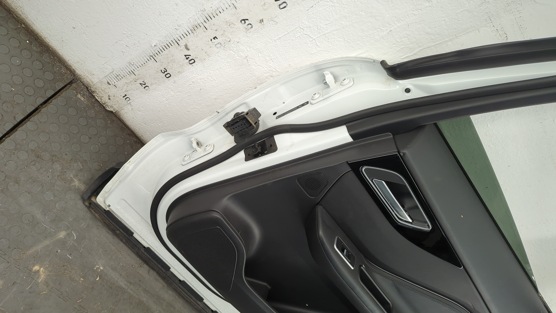 Дверь задняя правая