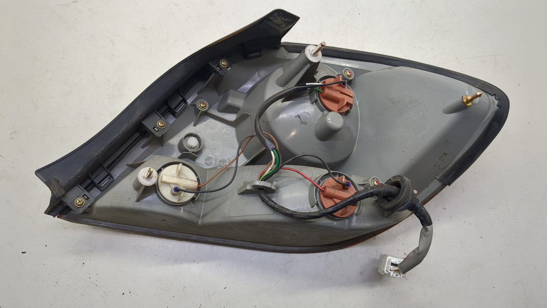 Фонарь задний левый