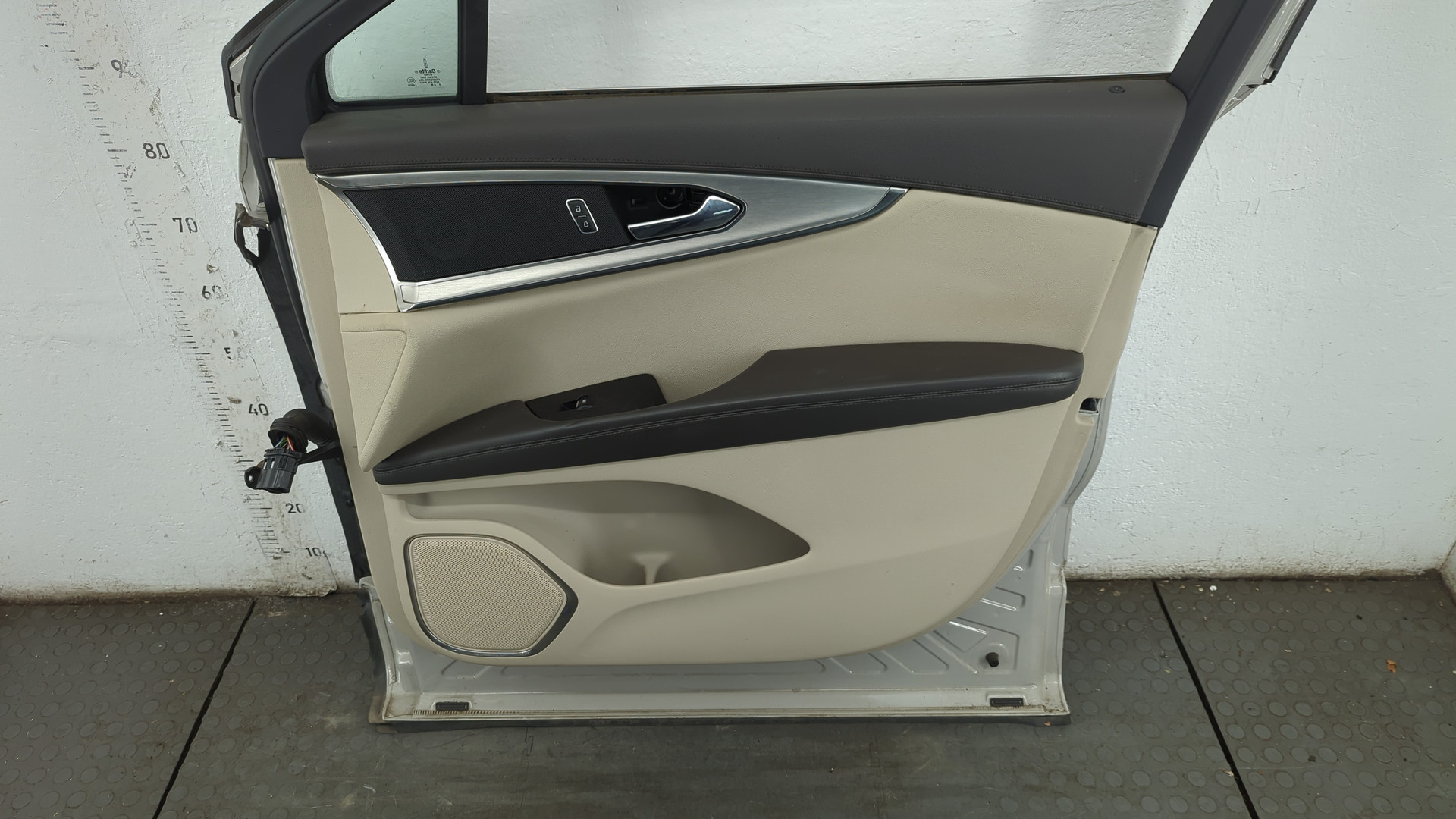 Дверь передняя правая