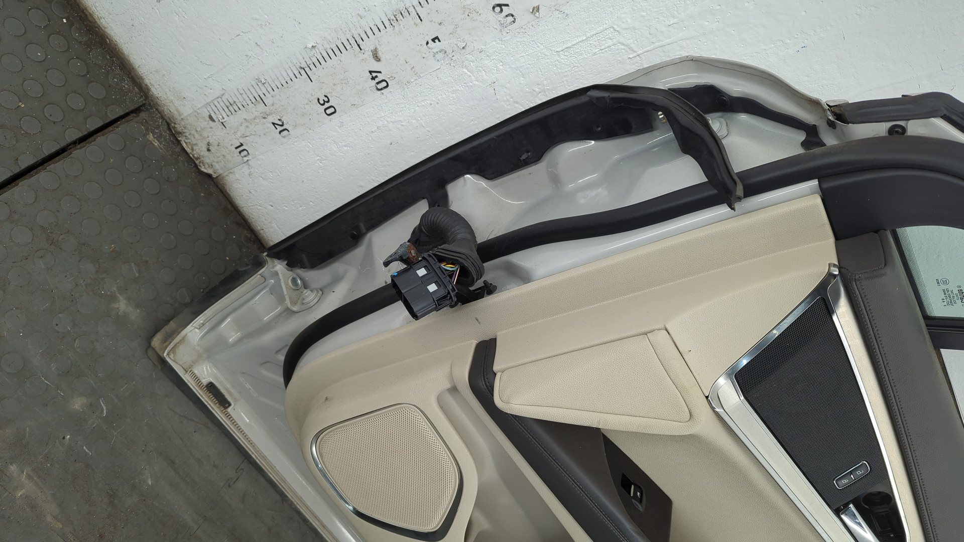 Дверь передняя правая