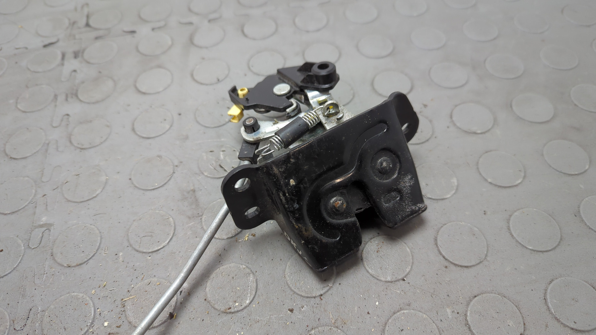 Замок багажника