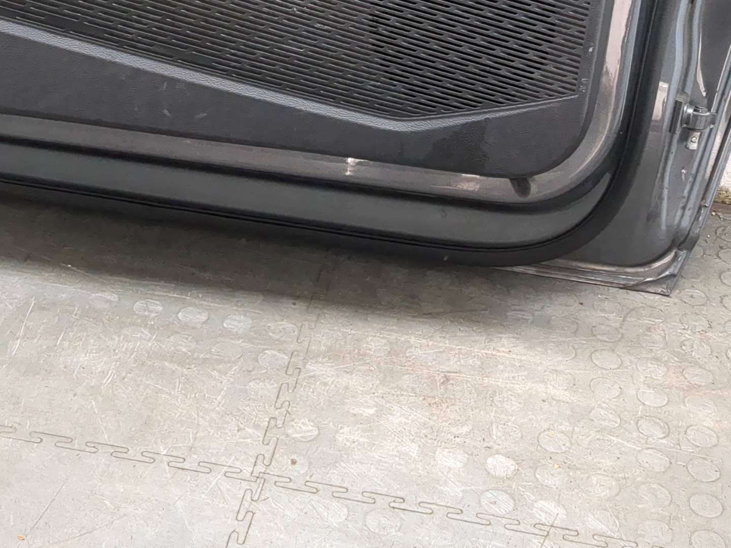 Дверь передняя левая