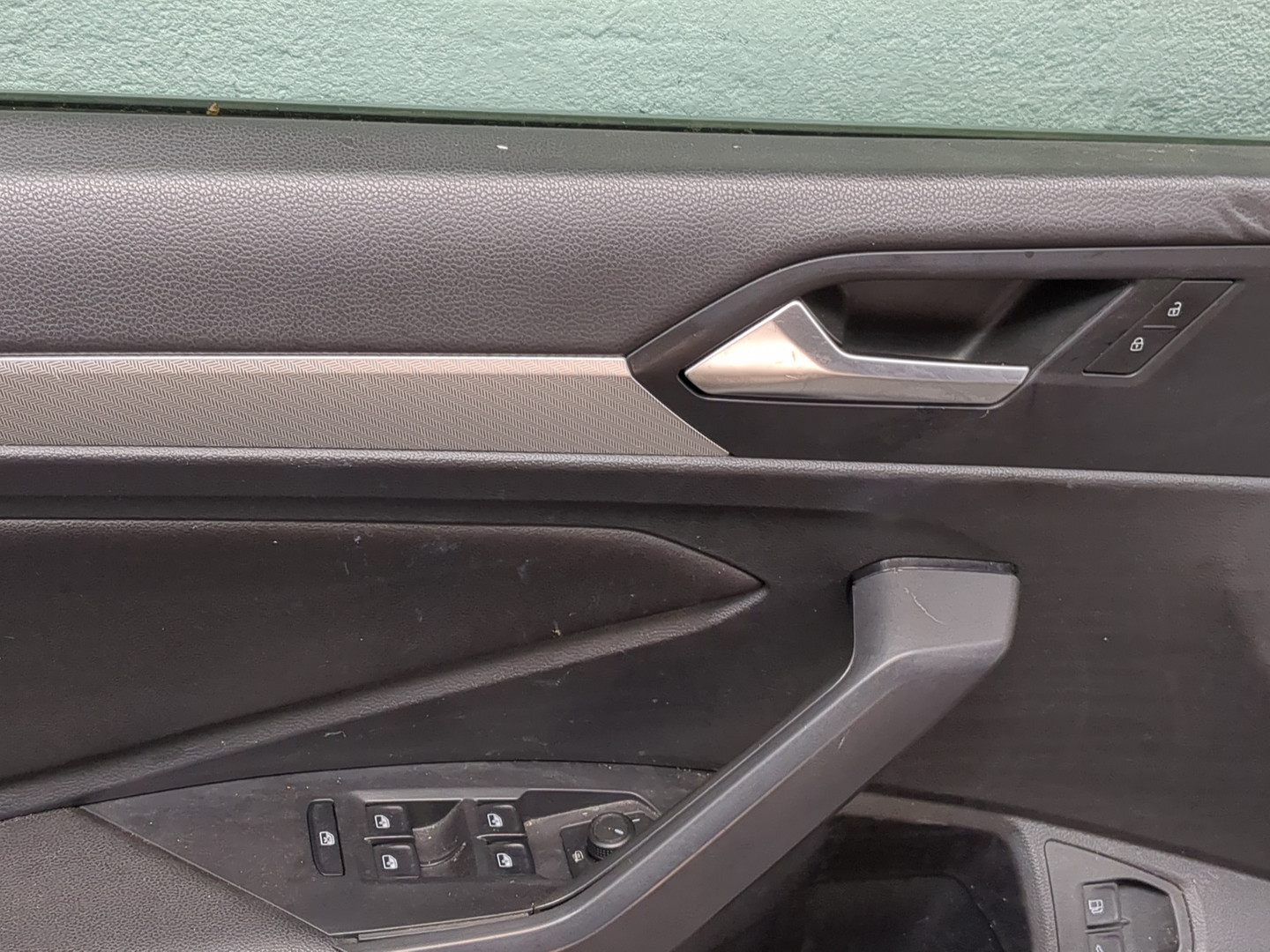 Дверь передняя левая