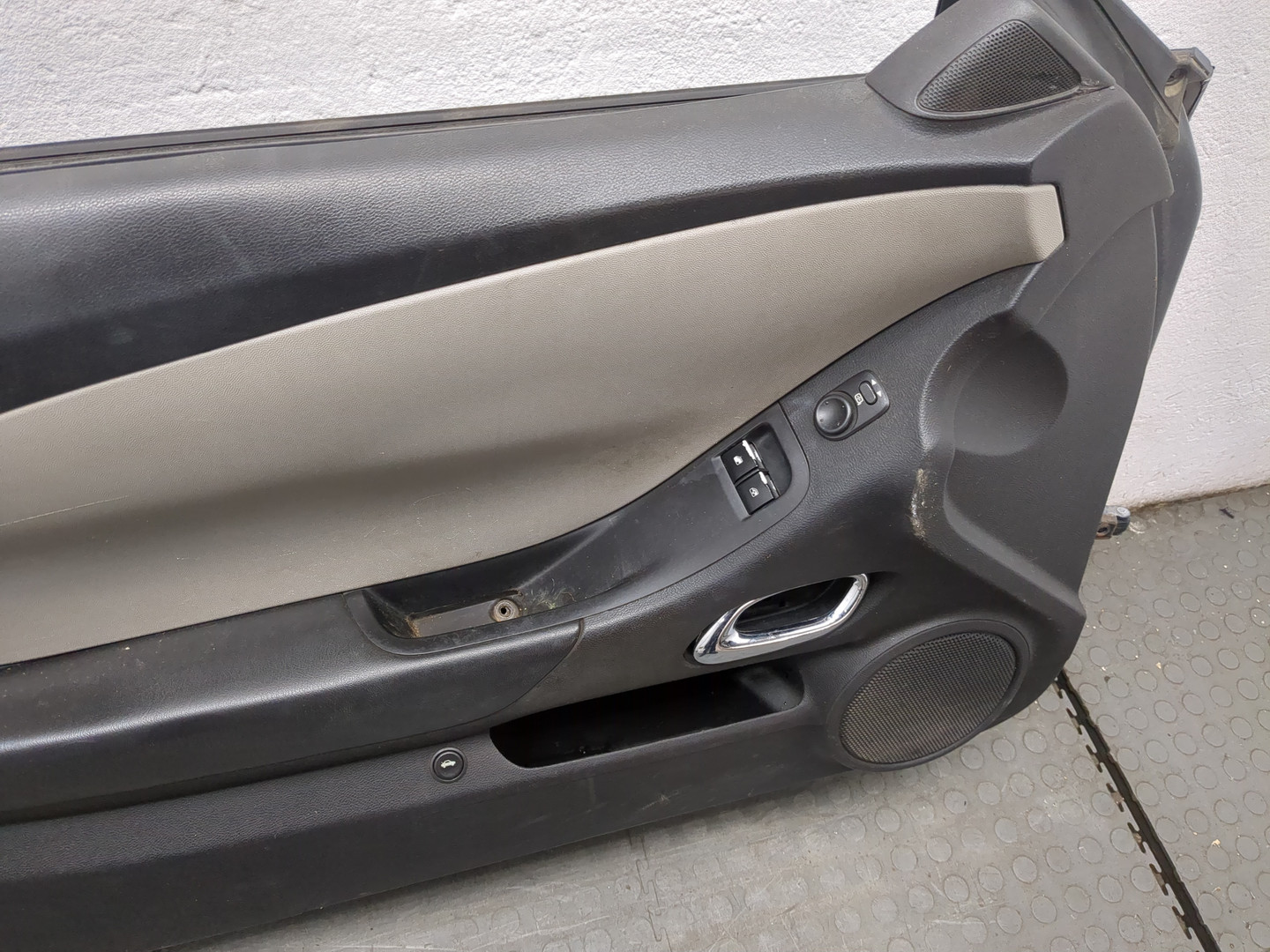 Дверь передняя левая