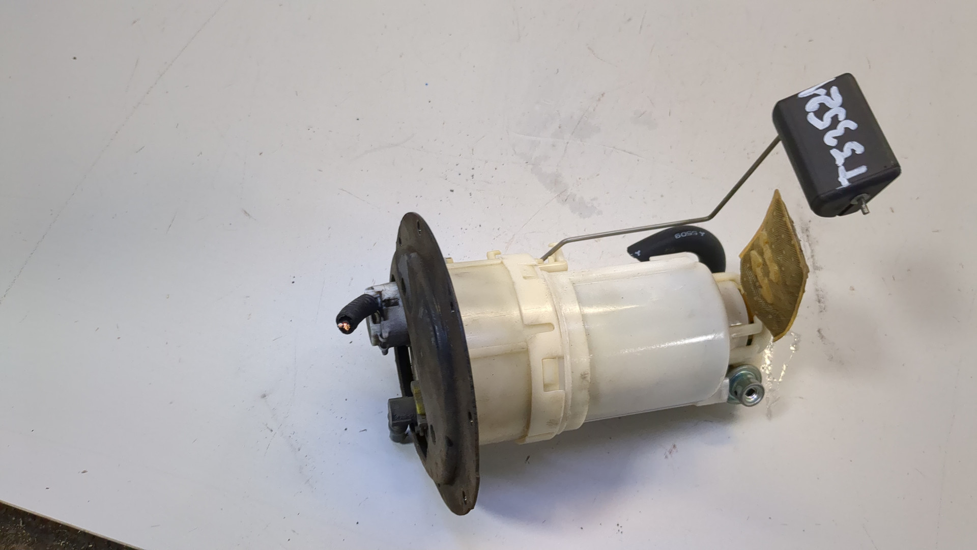 Насос топливный электрический