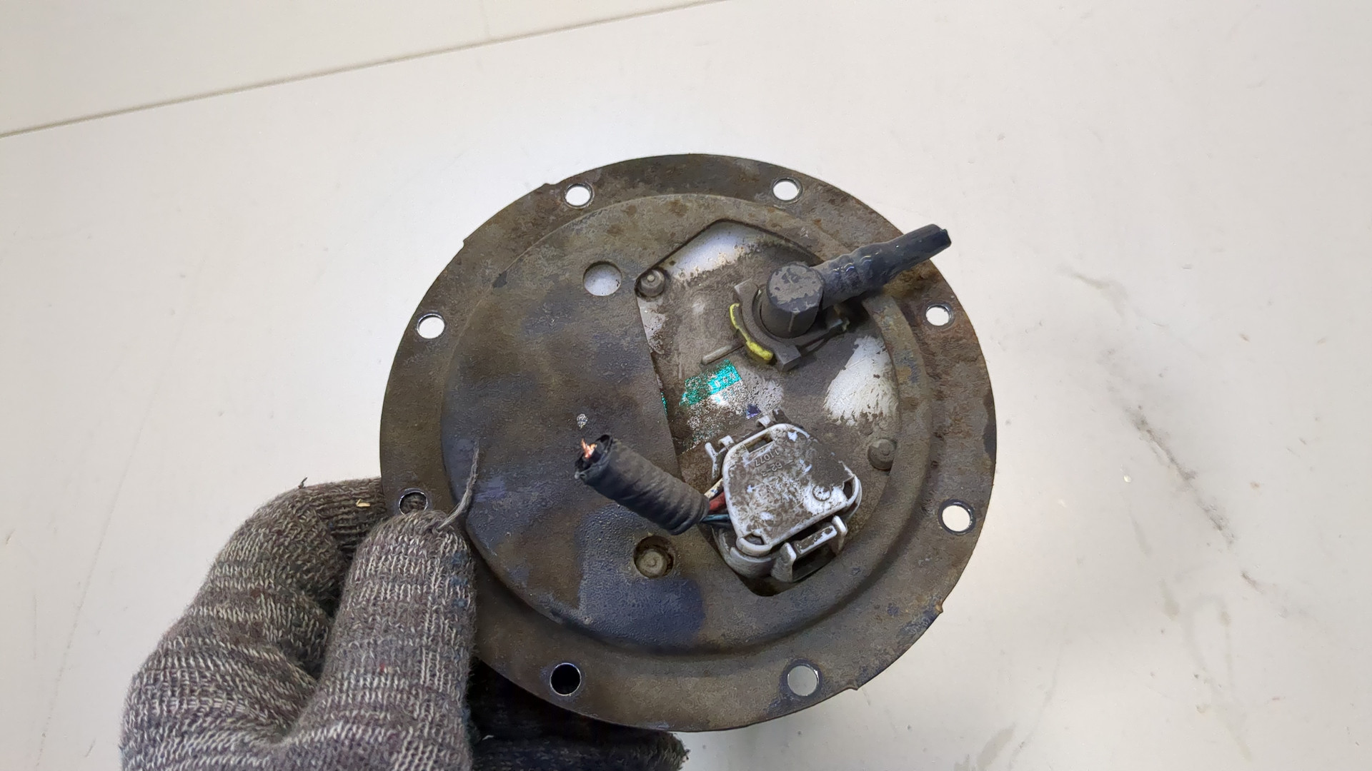 Насос топливный электрический