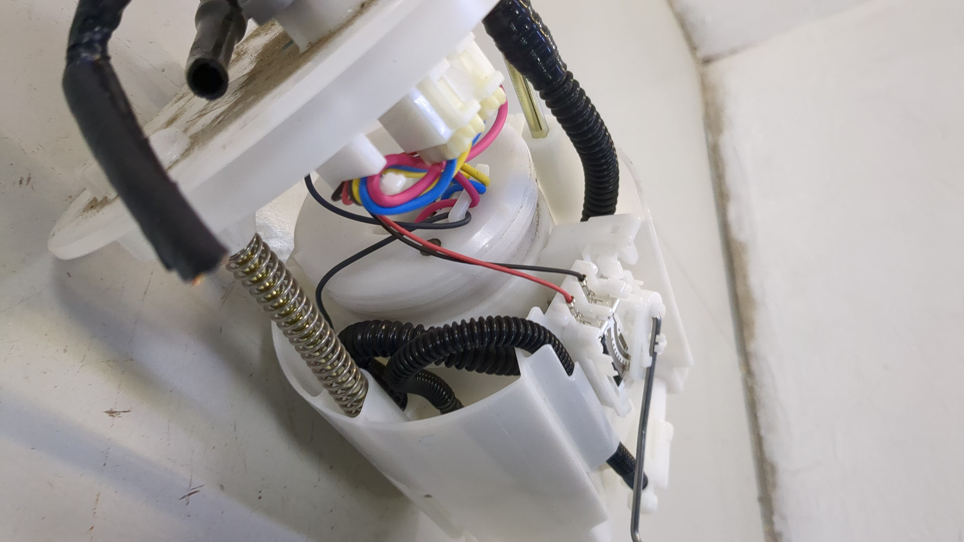 Насос топливный электрический