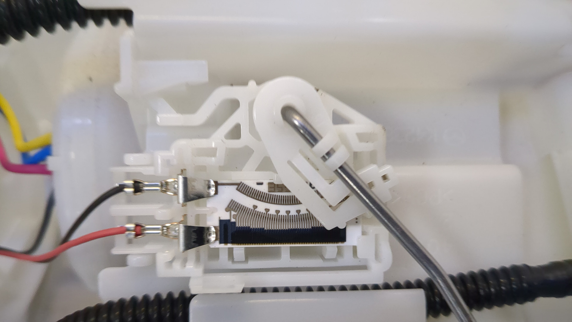 Насос топливный электрический