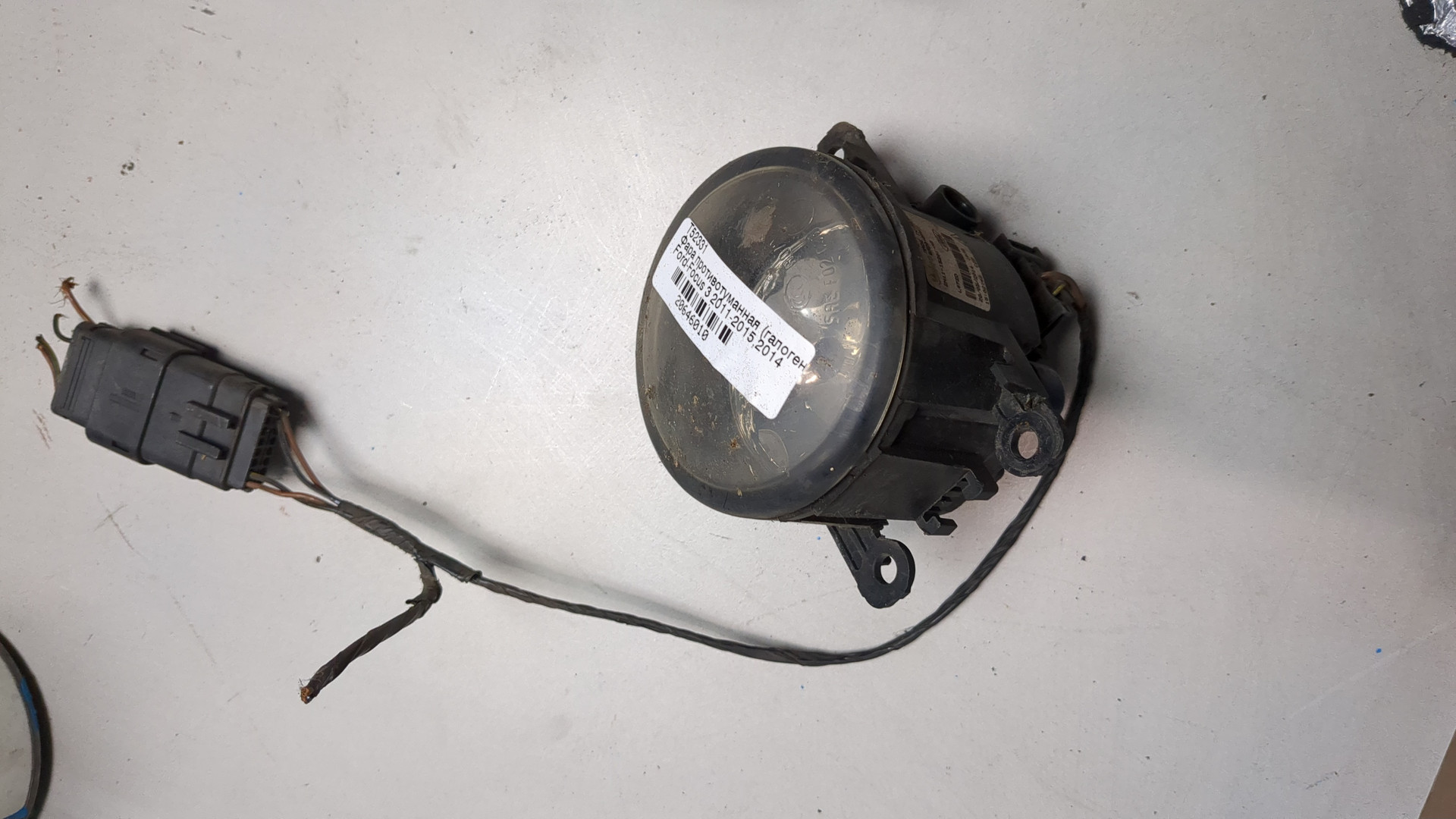 Фара противотуманная левая