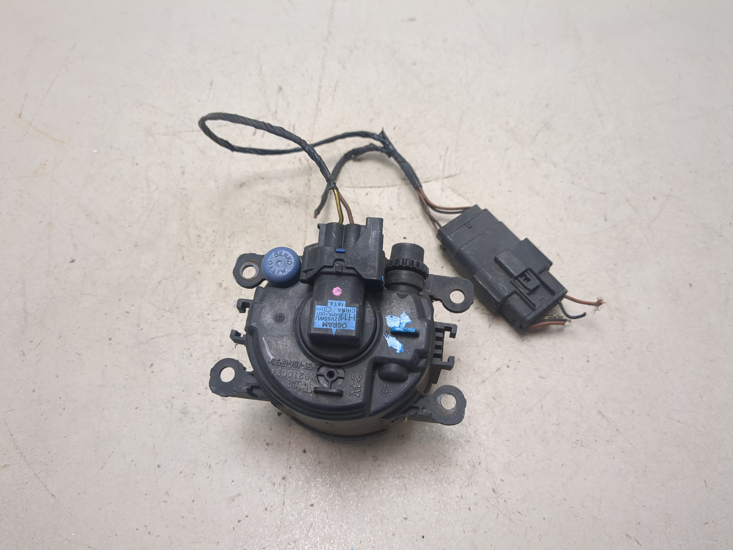 Фара противотуманная левая