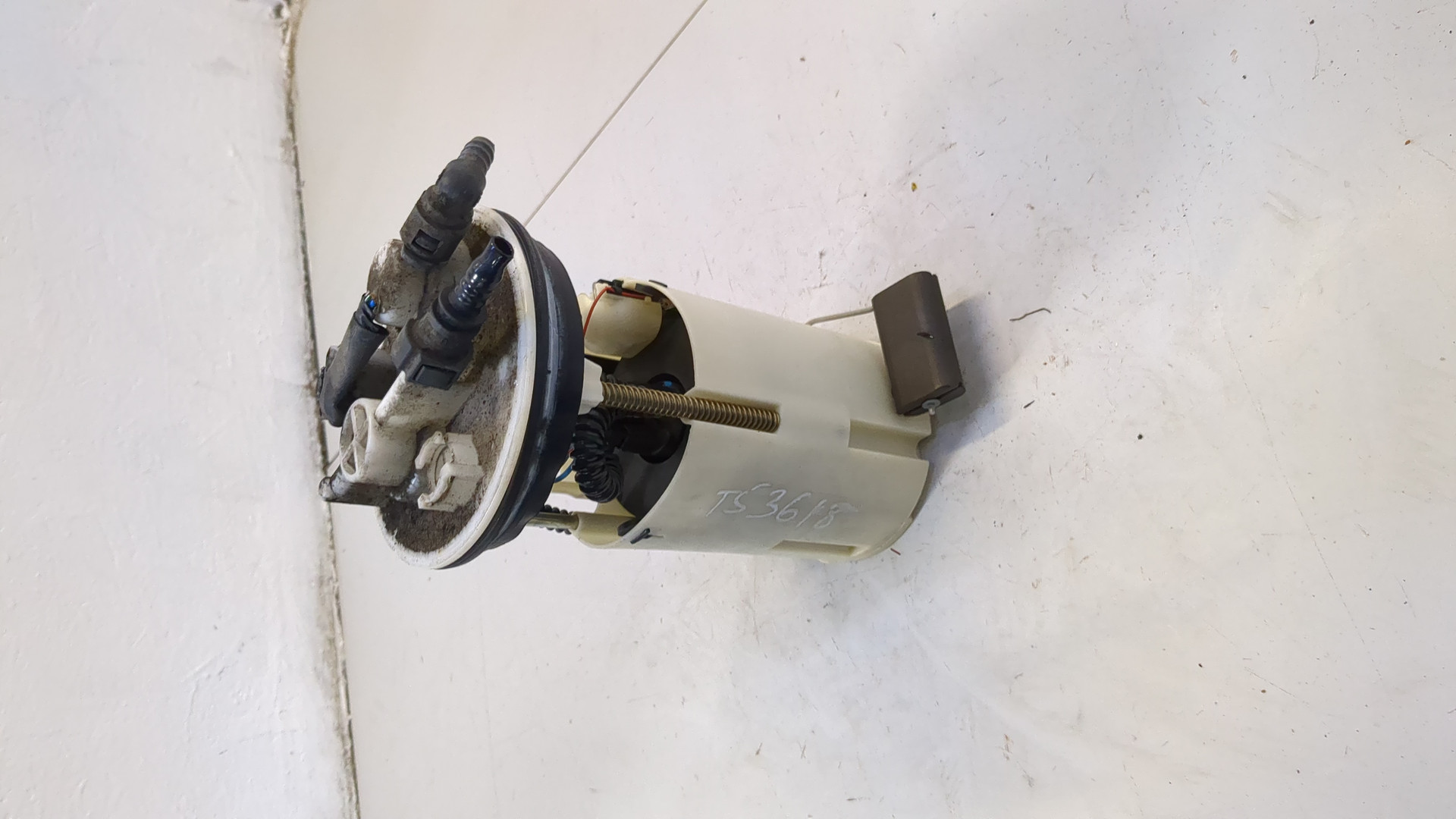 Насос топливный электрический