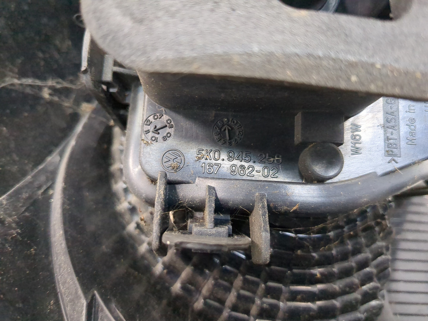 Фонарь задний правый