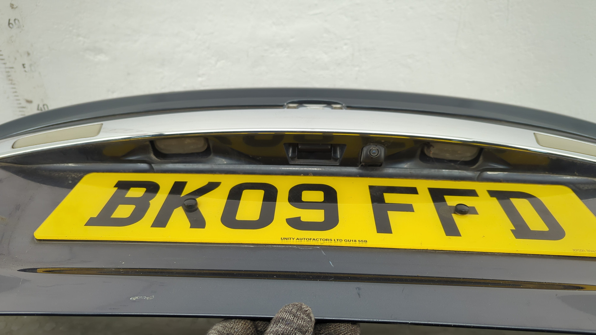 Дверь багажника