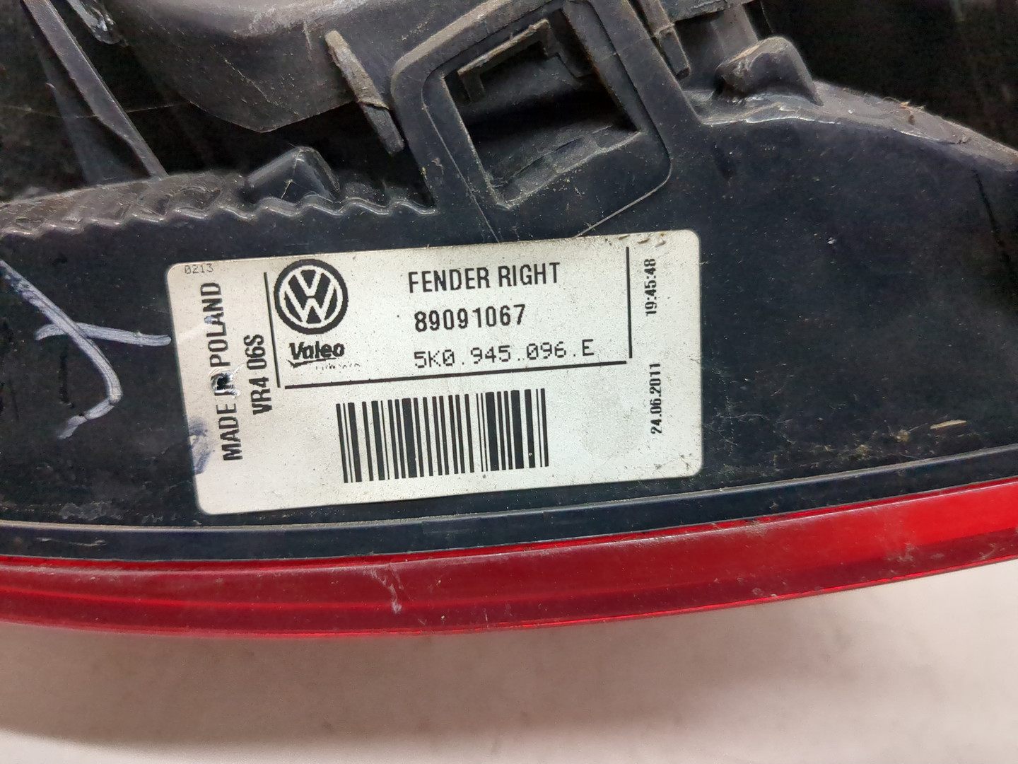 Фонарь задний правый