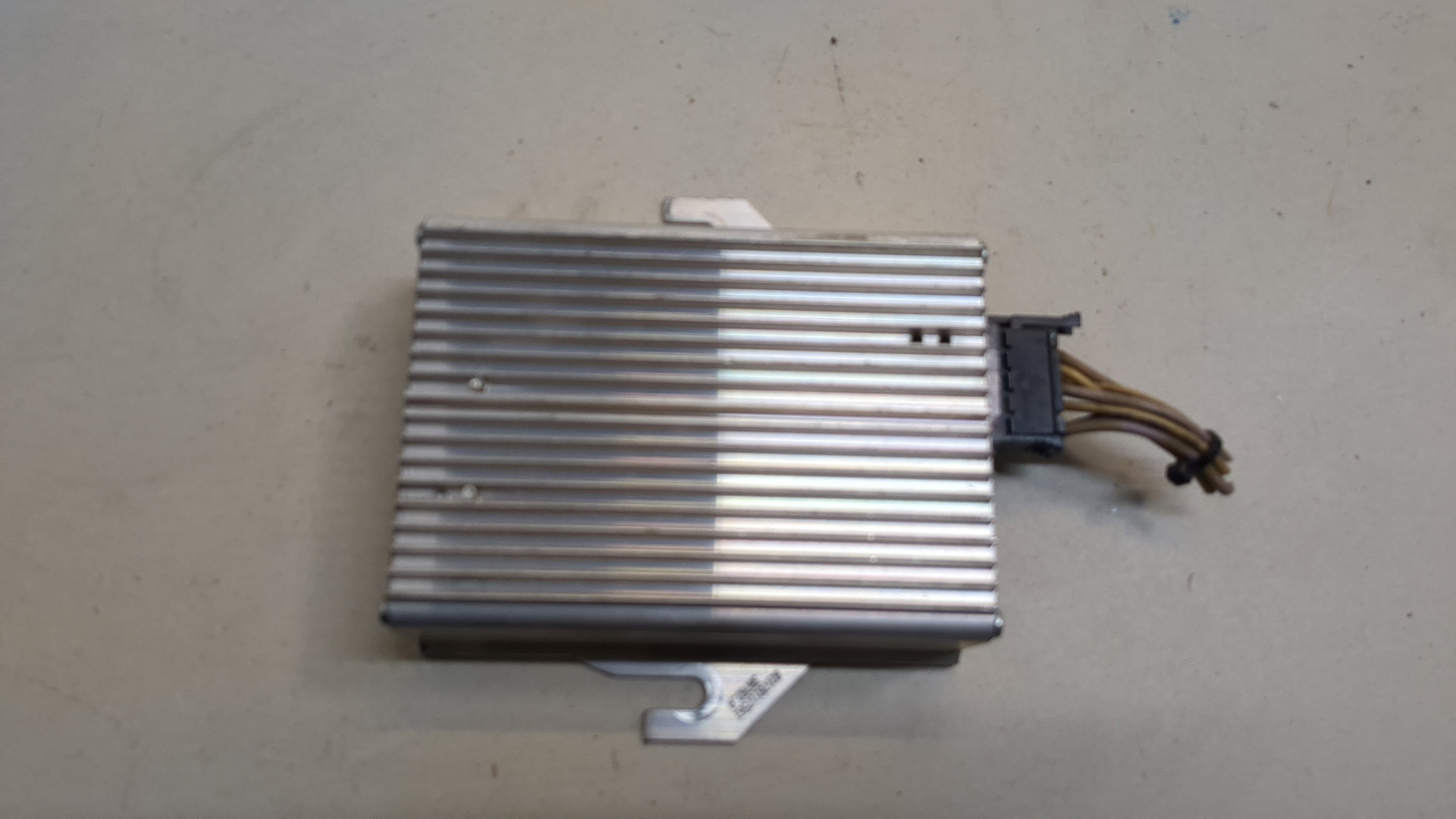 Преобразователь напряжения (адаптер)