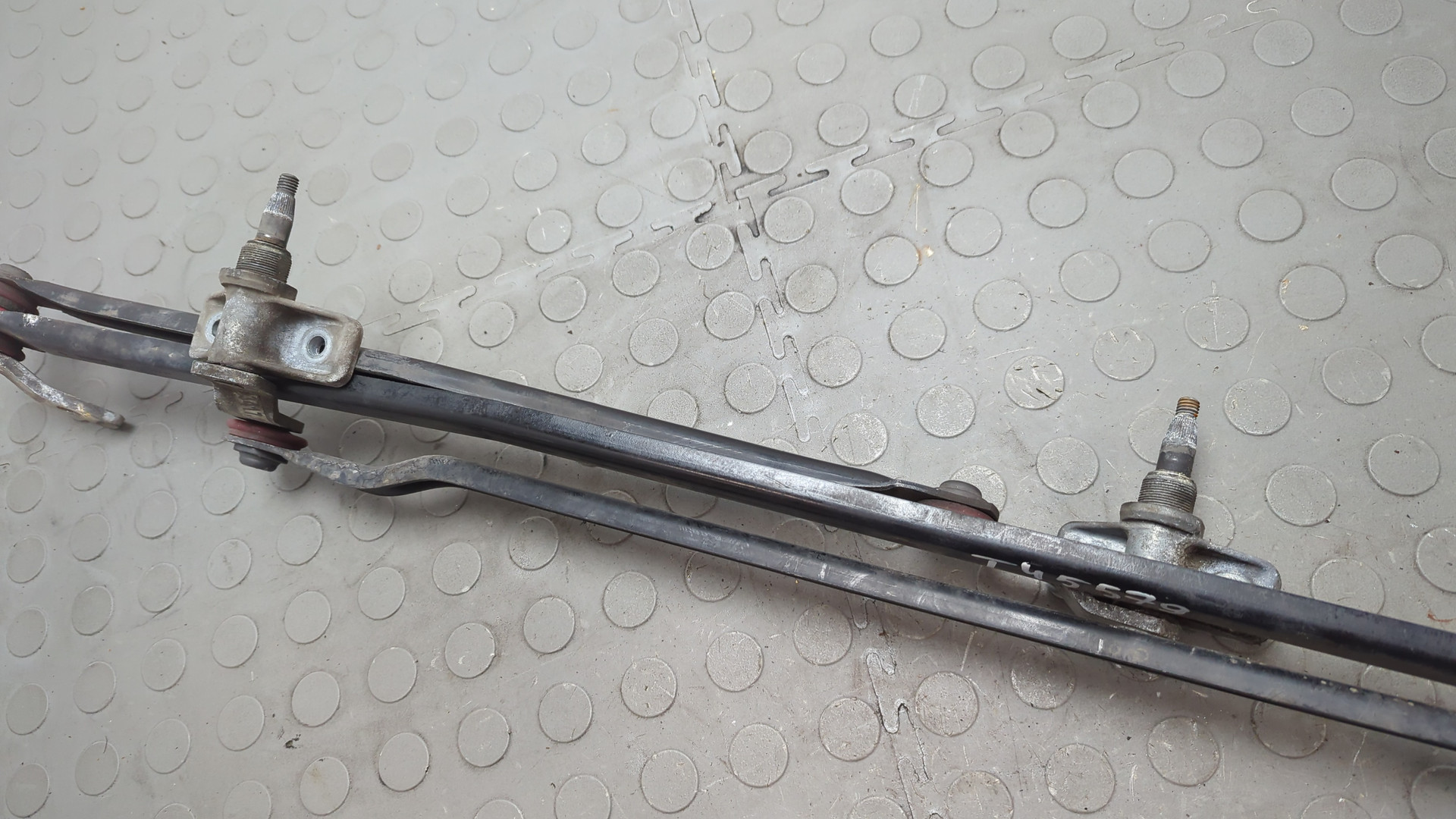 Трапеция стеклоочистителей