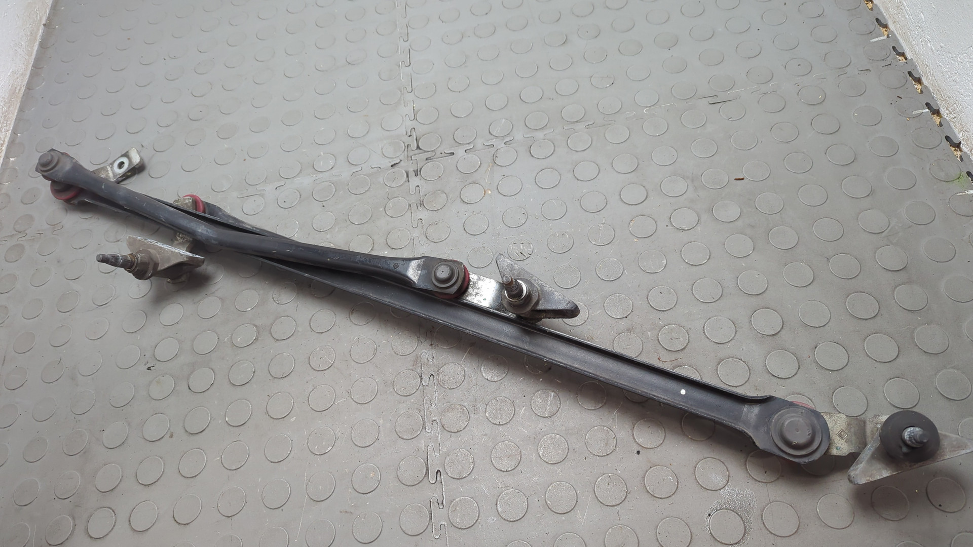 Трапеция стеклоочистителей