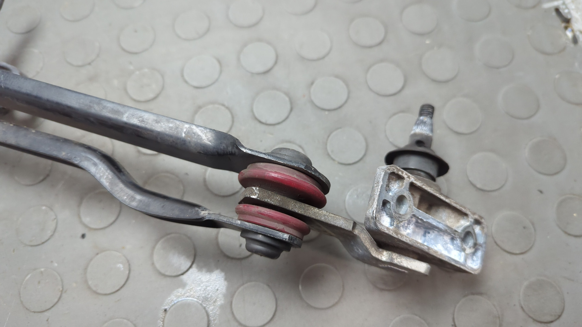 Трапеция стеклоочистителей