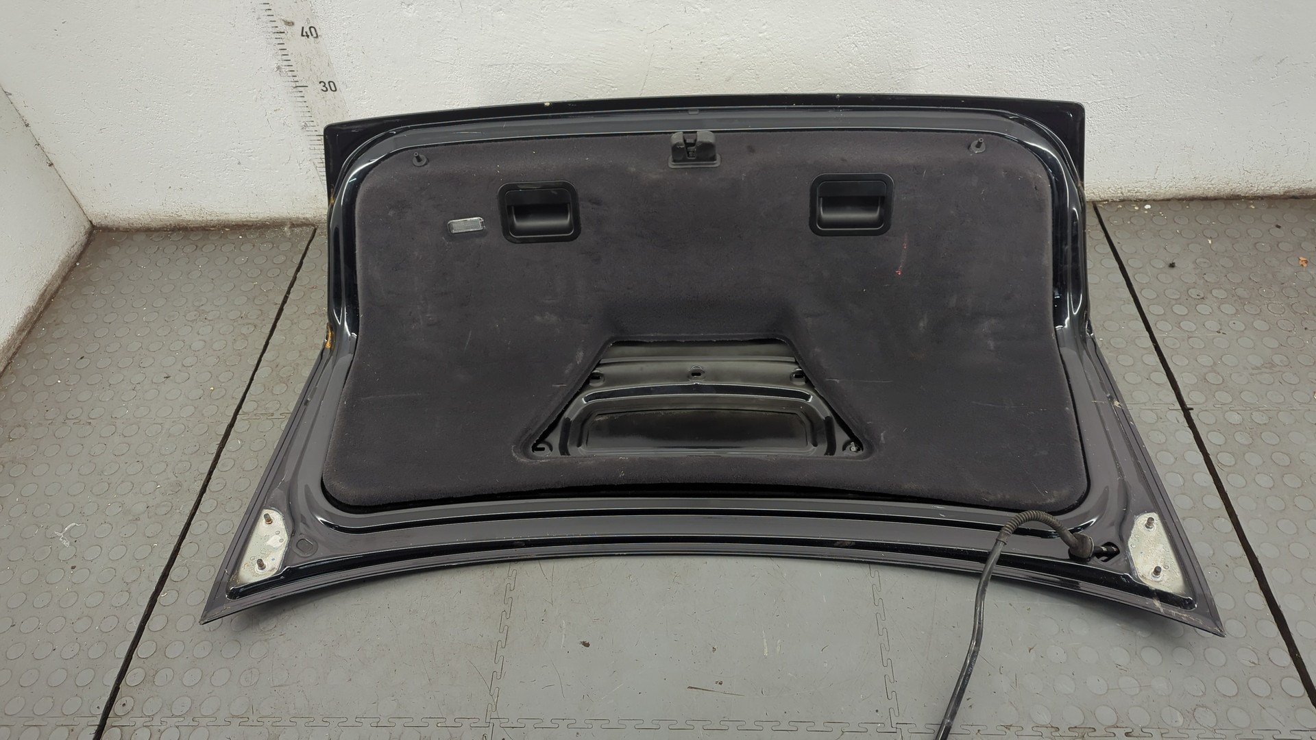 Дверь багажника