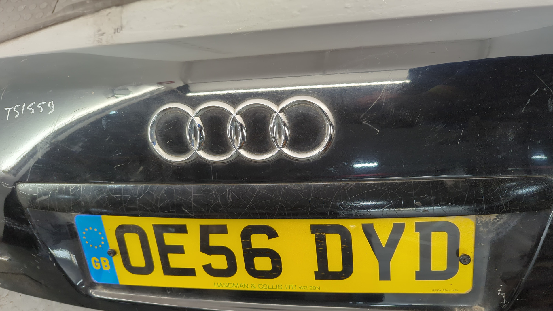 Дверь багажника