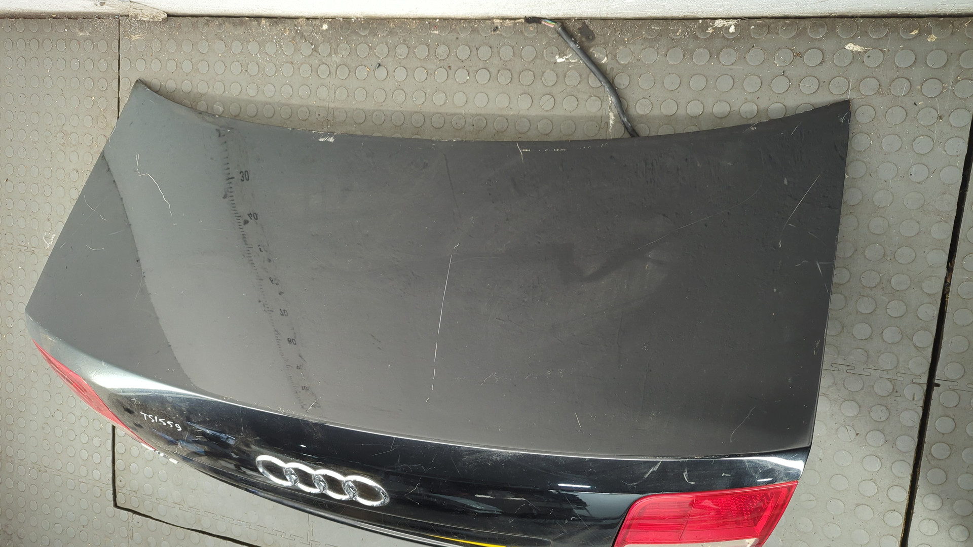 Дверь багажника