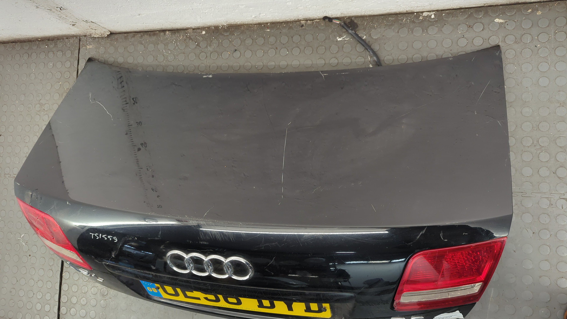 Дверь багажника