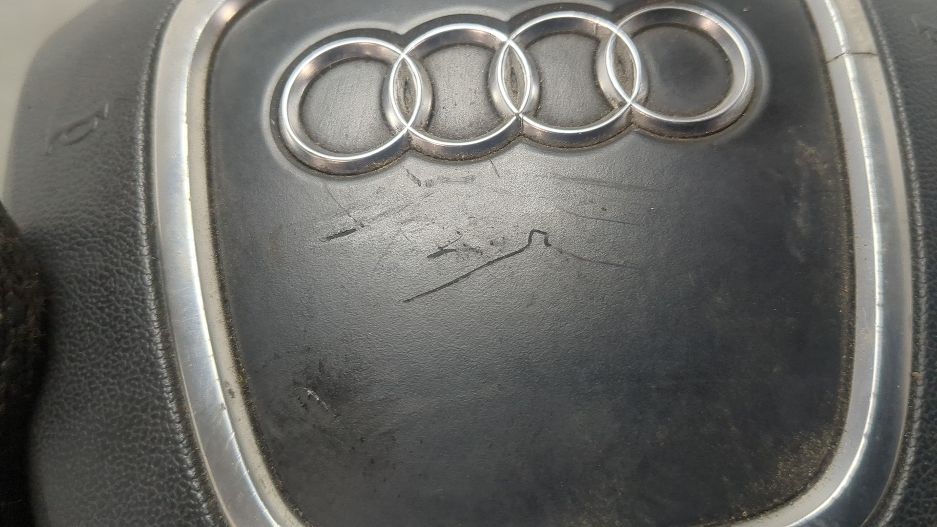 Подушка безопасности в рулевое колесо