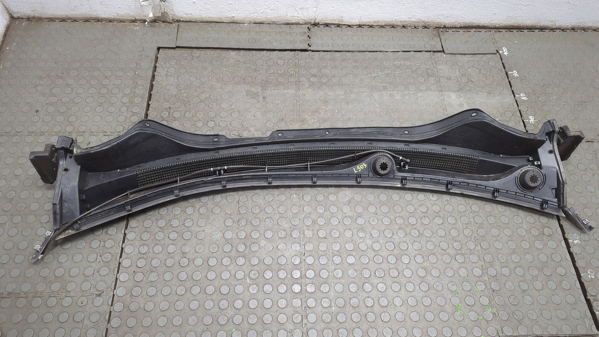 Решетка стеклоочистителей (Жабо)