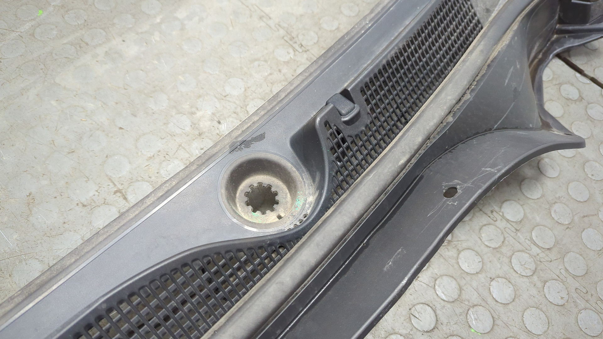 Решетка стеклоочистителей (Жабо)