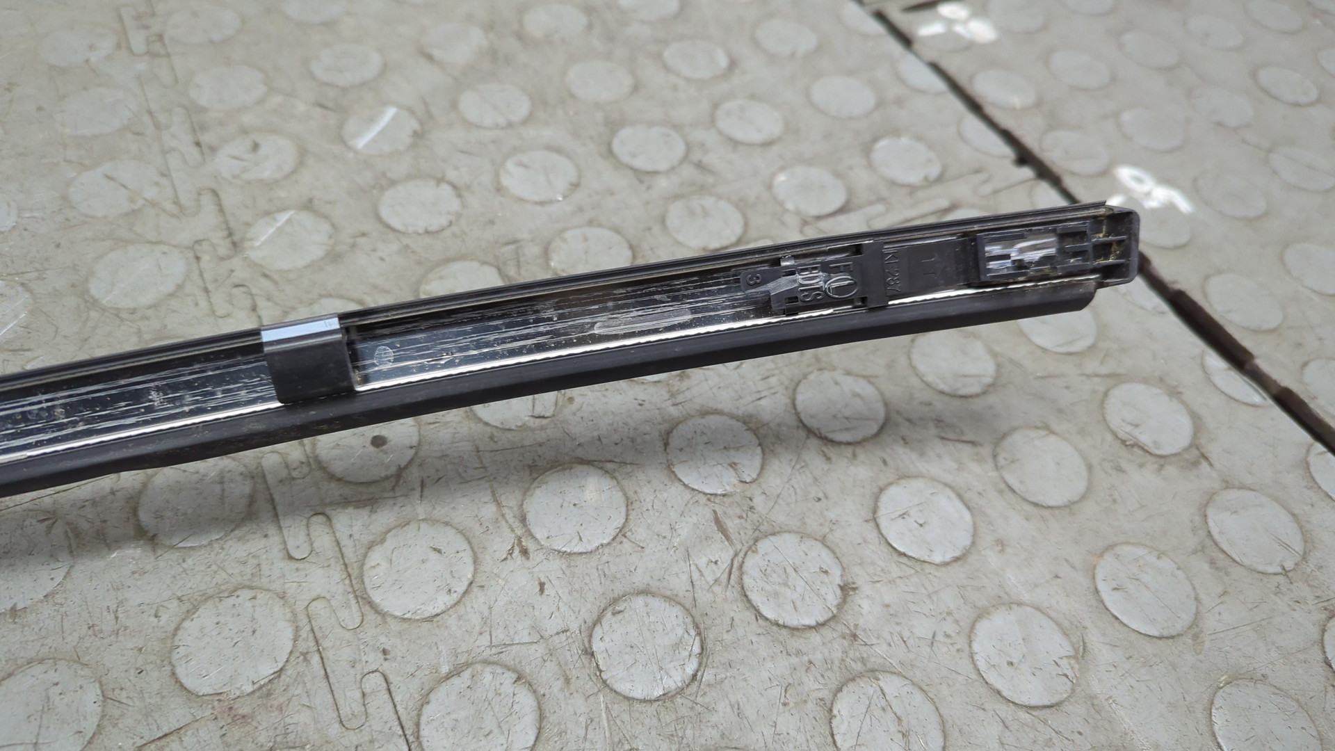 Молдинг крыши левый