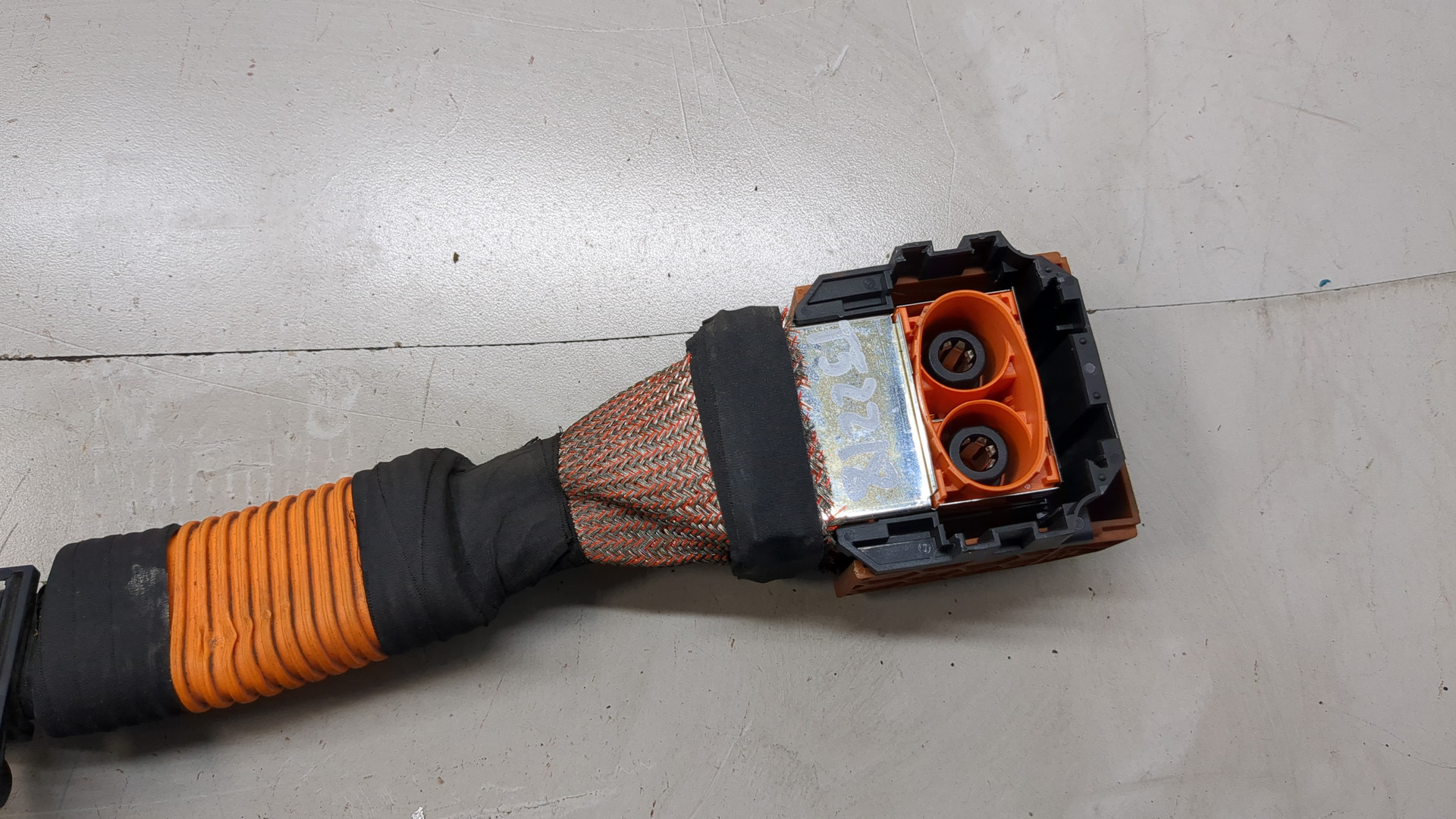 Провод высокого напряжения